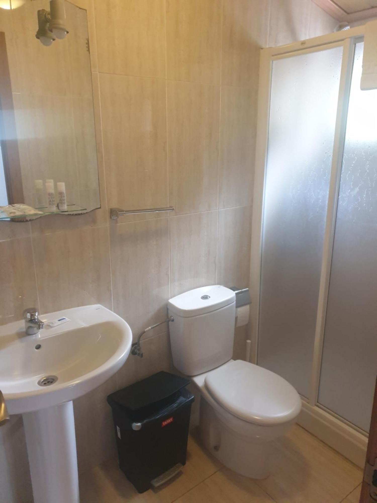 וילה פרנקה דל ביירסו Hostal Cruce מראה חיצוני תמונה
